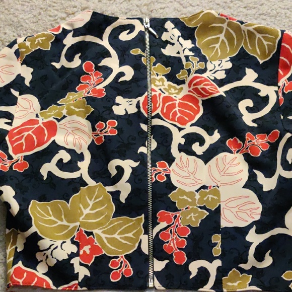 Top - Picture 4 of 4